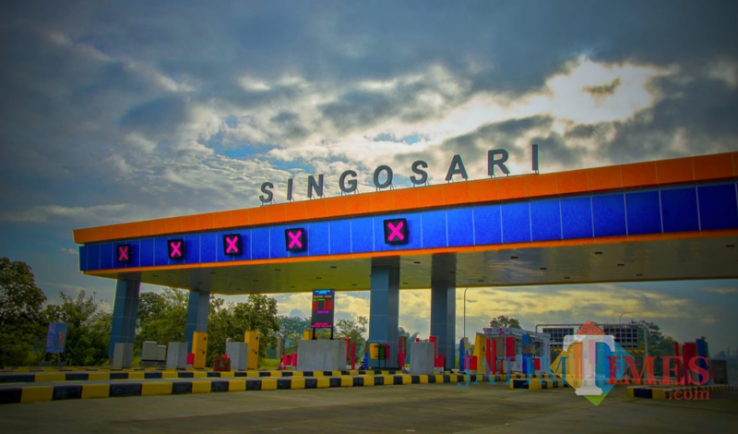 Text Gerbang Tol Singosari